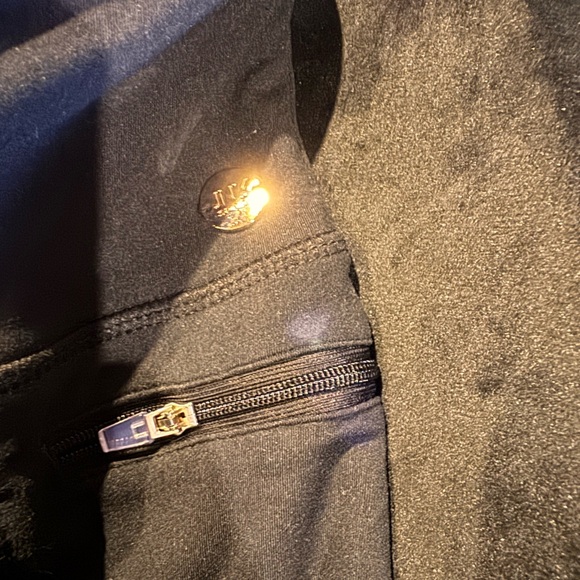 Black stretchy shorts, plus sized - Picture 3 of 3